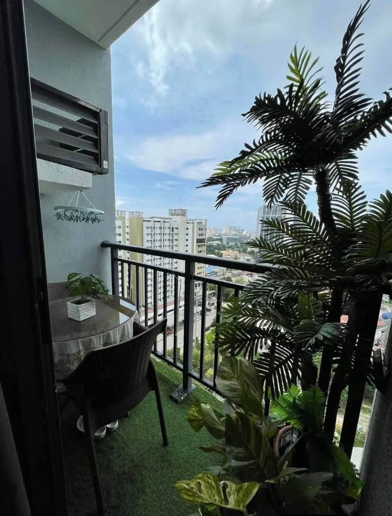 GRAND RESIDENCES STUDIO WITH BALCONY FOR RENT - 4