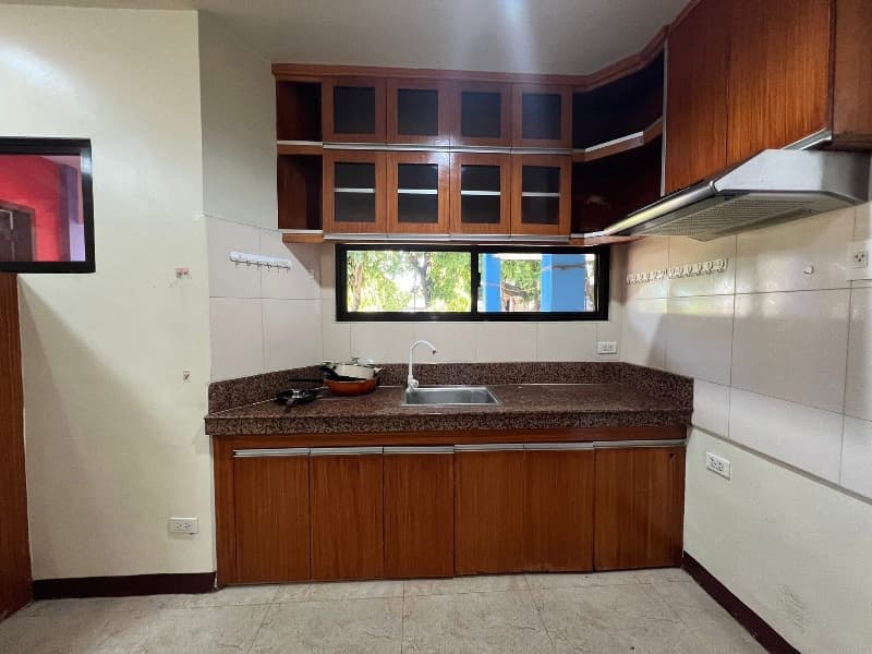 HOUSE FOR RENT WITH GARDEN  - 17
