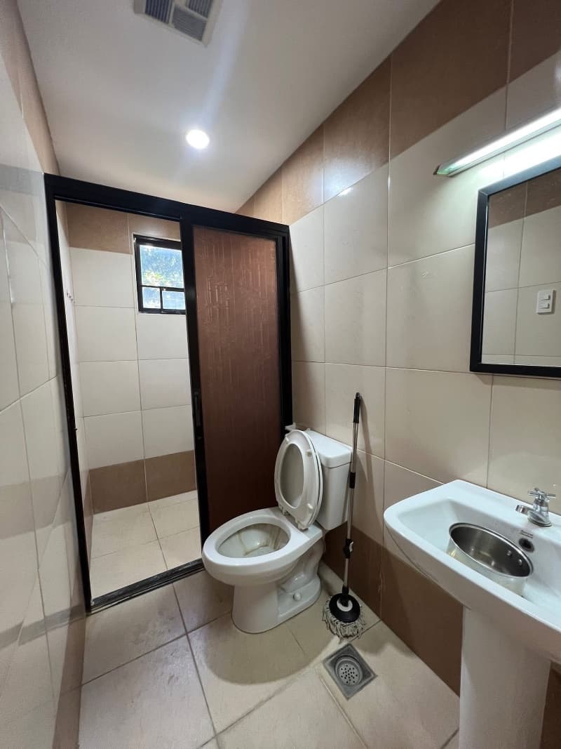 HOUSE FOR RENT WITH GARDEN  - 8
