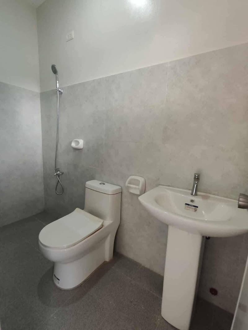 Spacious 3-Bedroom House for Rent or Sale in Talamban, Cebu - 11