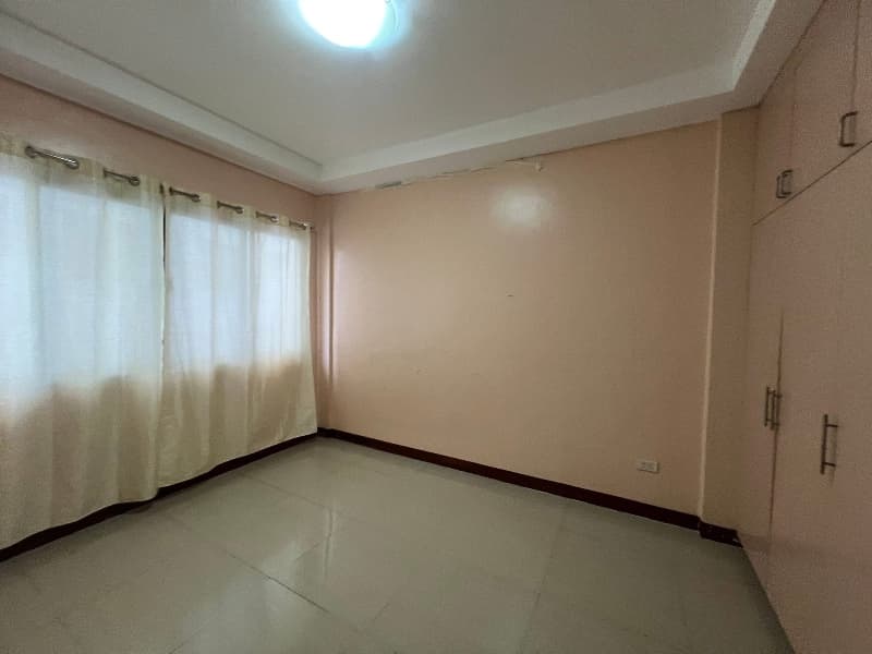 HOUSE FOR RENT WITH GARDEN  - 16
