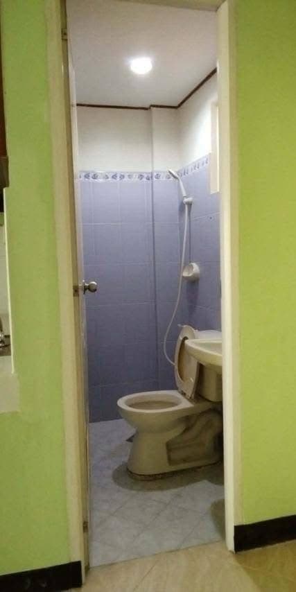 HOUSE FOR RENT 2 BEDROOM BARE UNIT ONLY - 10