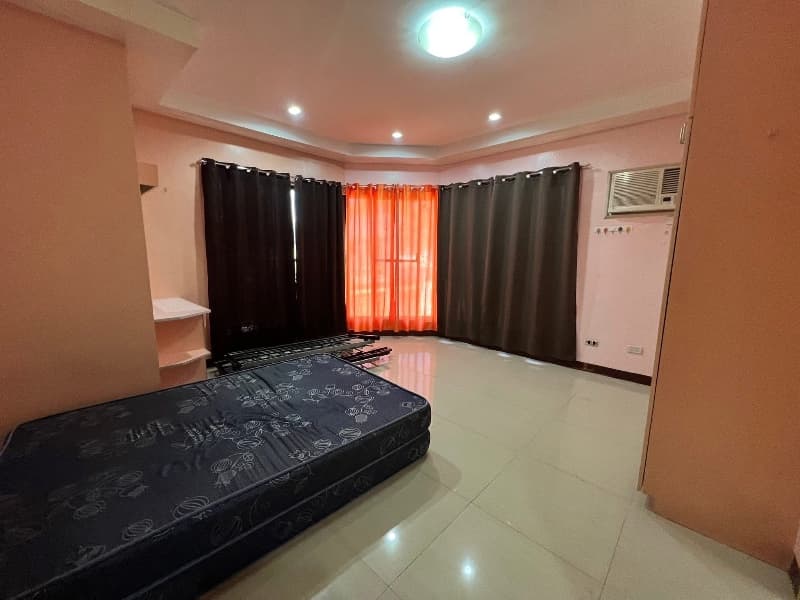 HOUSE FOR RENT WITH GARDEN  - 6