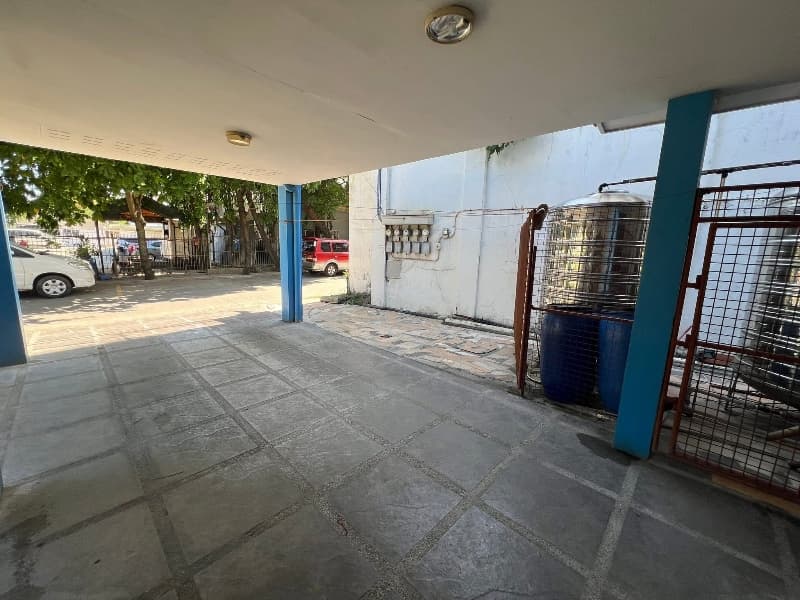 HOUSE FOR RENT WITH GARDEN  - 2