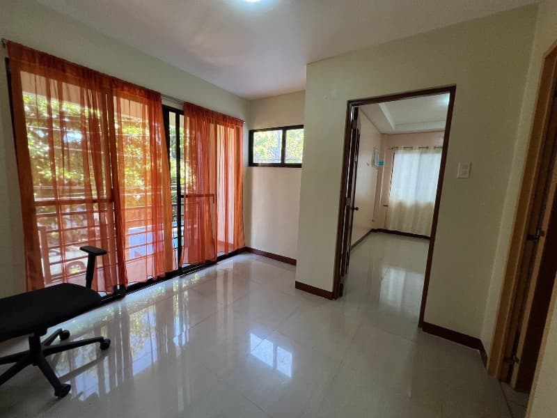 HOUSE FOR RENT WITH GARDEN  - 12